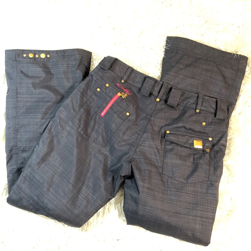 Women’s Oakley Snowboarding Pants Premium fit Med.